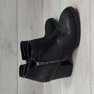 Lucky Brand Women Noryn Leather Tractor Chunky Platform boots Side zips shoes 8M